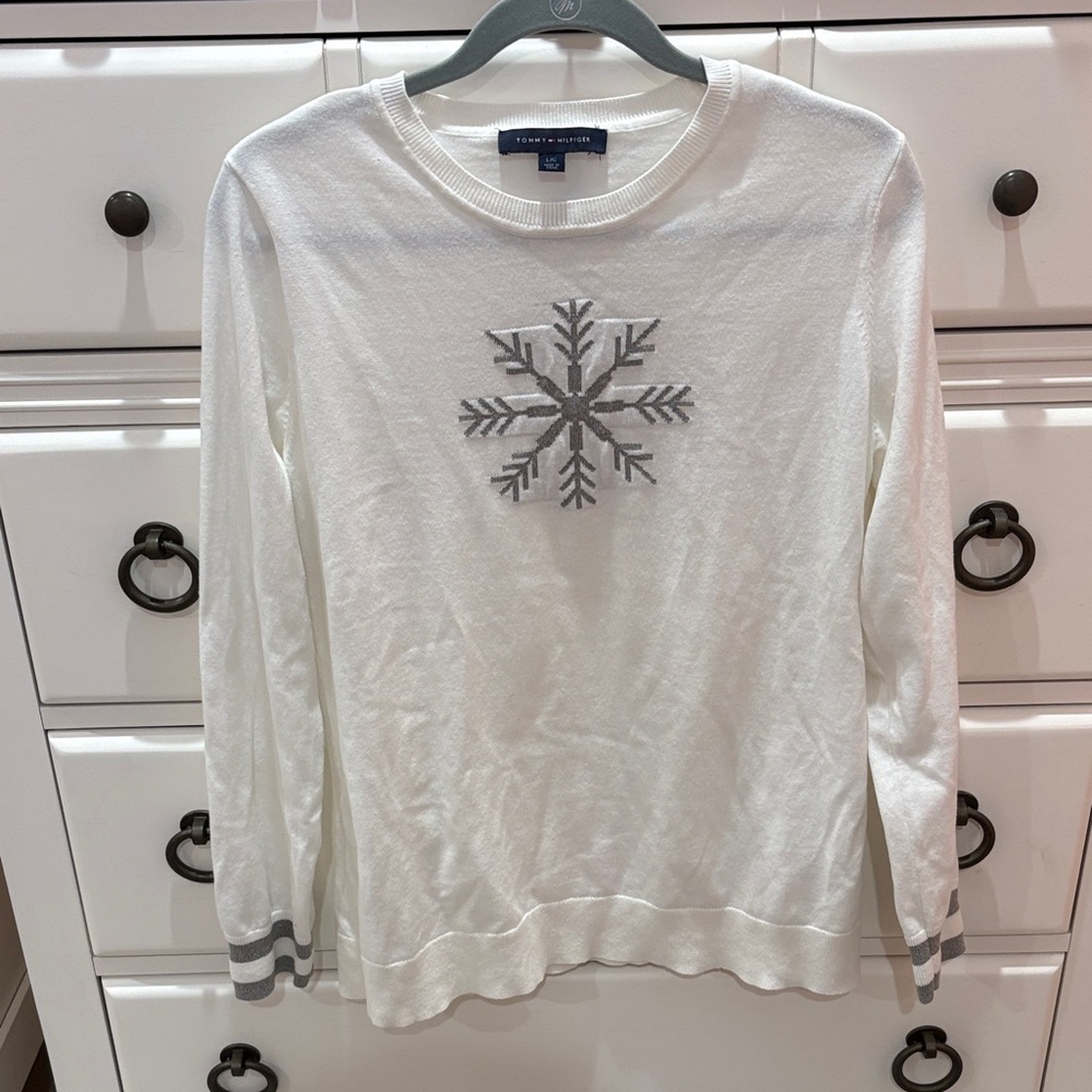 Tommy Hilfiger White and Gray Snowflake Sweater